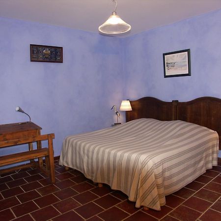 Ll Poulidetto Bed & Breakfast Lioux Exterior photo